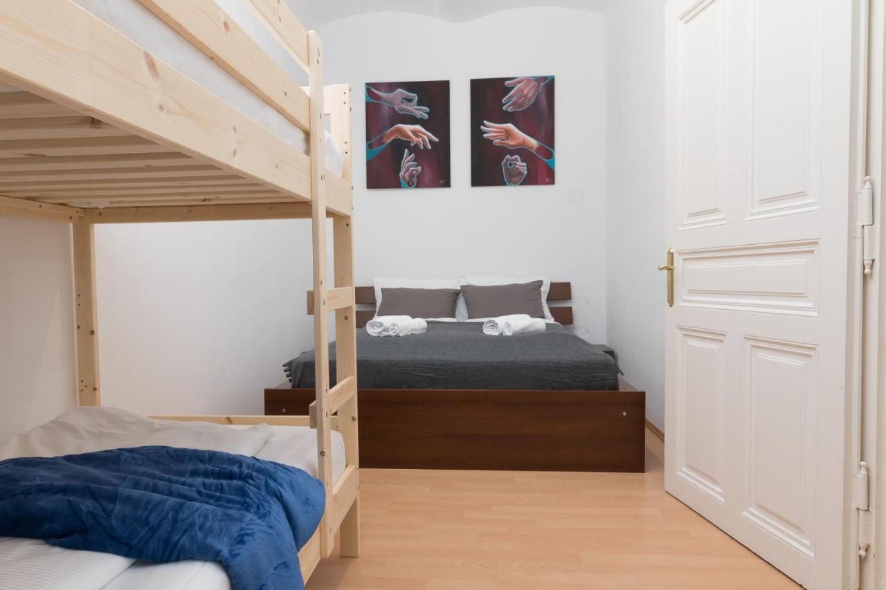 Spacious 2 Bedrooms Apartment In 4Th District Near Karlskirche Вена Экстерьер фото