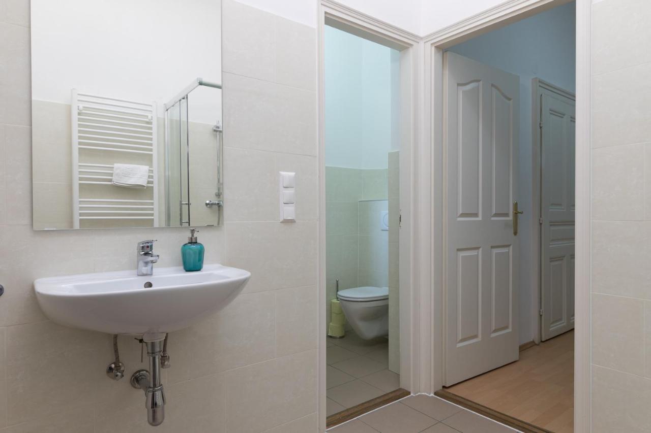 Spacious 2 Bedrooms Apartment In 4Th District Near Karlskirche Вена Экстерьер фото